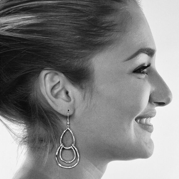 "Wendy" NEW Gold Dangle Drop Tiered Teardrop Fashion Earrings - Picture 3 of 3